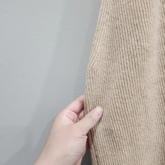 Aritzia Babaton Sydney Sweater Vest Camel Beige - Picture 3 of 5